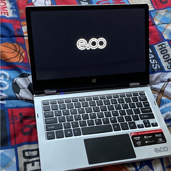 Laptop - Picture 1 of 3